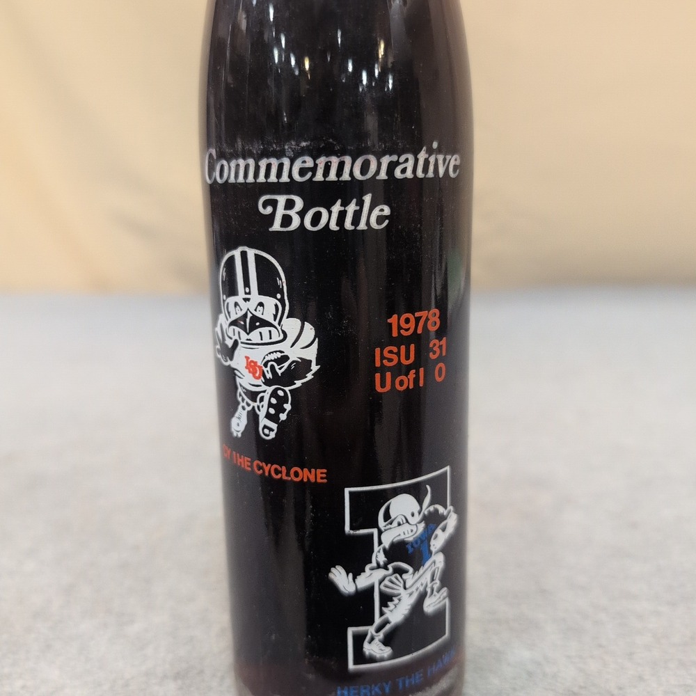Vintage 1978 Pepsi Iowa vs Iowa State Football Commemorative Bottle 16oz Full - Picture 3 of 3